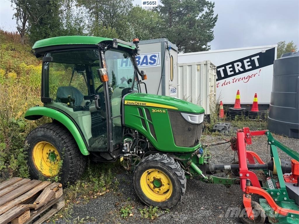 John Deere 3045R Ciągniki rolnicze