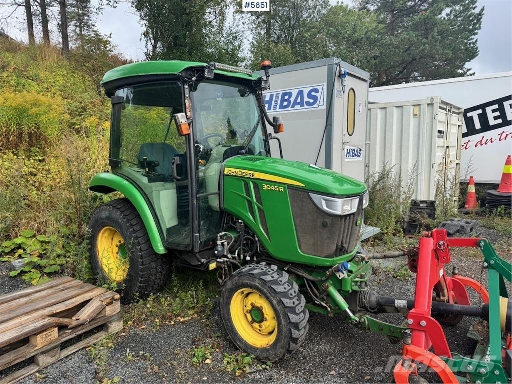 John Deere 3045R Ciągniki rolnicze