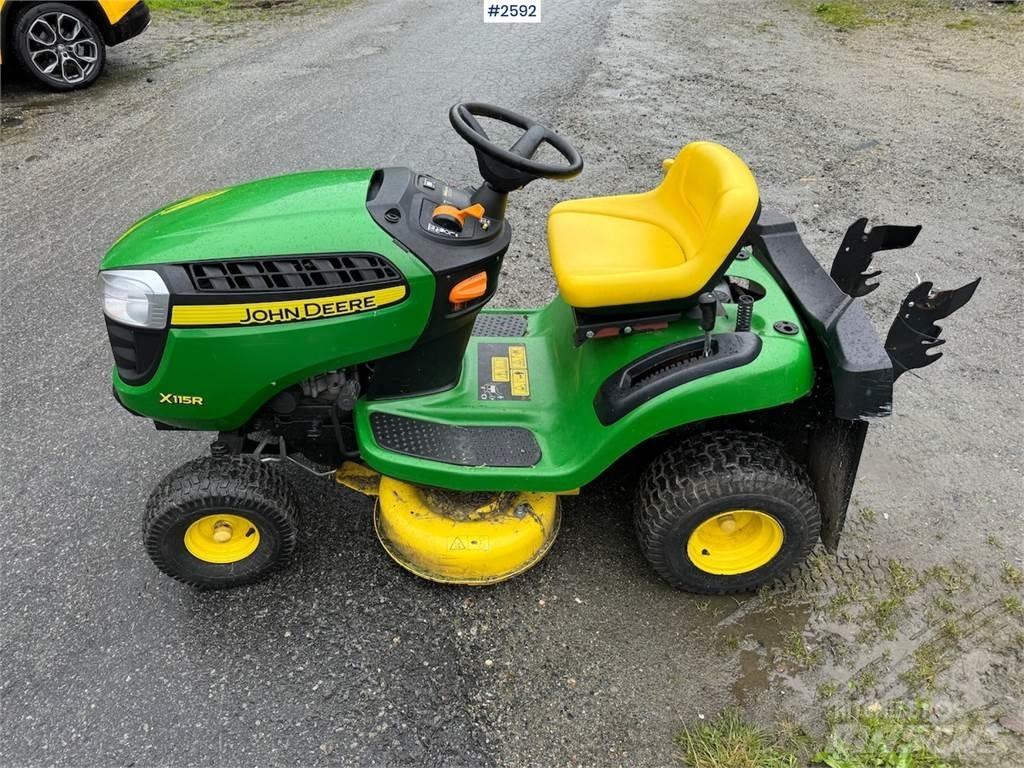 John Deere X115R Ciągniki rolnicze