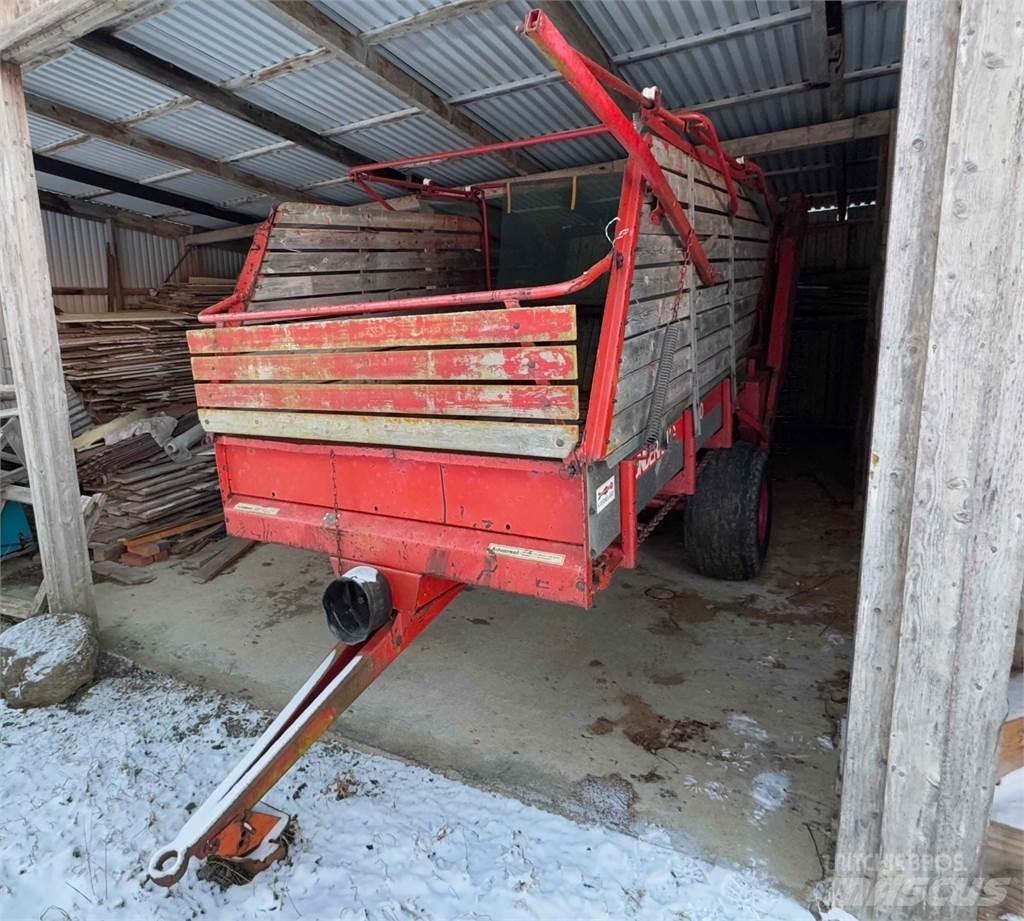 Kverneland UN7000 Wozy paszowe