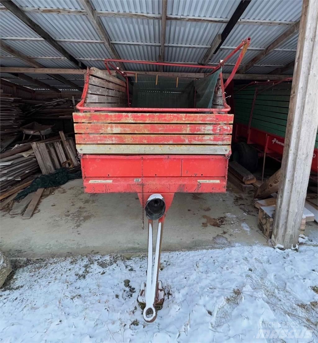 Kverneland UN7000 Wozy paszowe