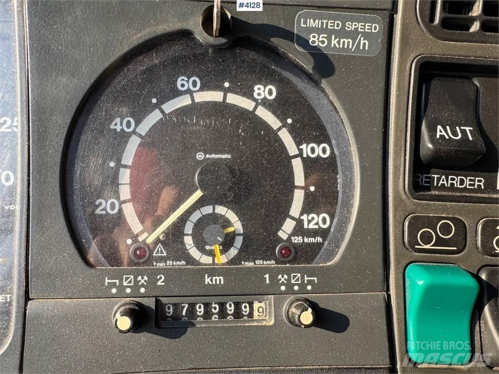 Scania 144G Samochody ciężarowe ze skrzynią zamkniętą