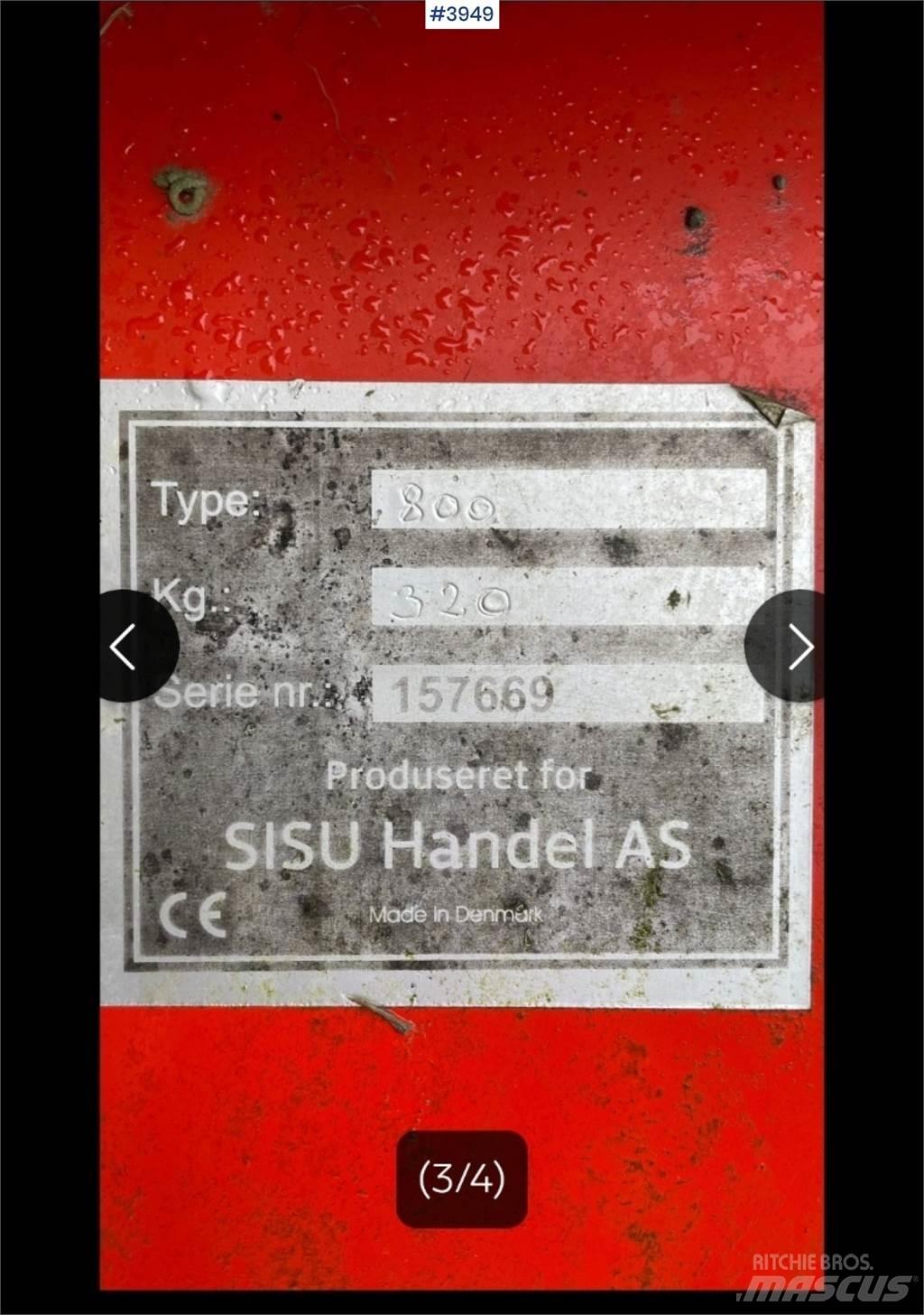 Sisu 800 Inny sprzęt drogowy i odśnieżający