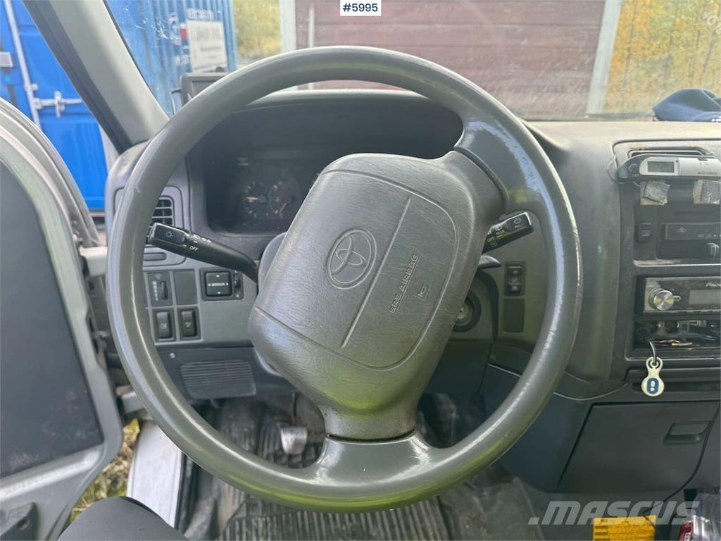 Toyota Hiace Busy / Vany