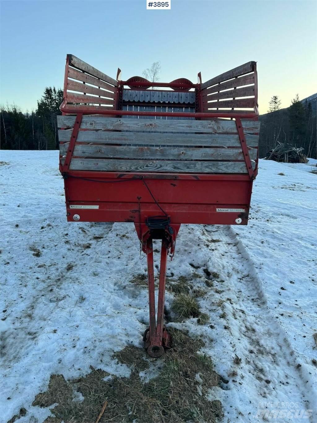 Underhaug 7000 Wozy paszowe