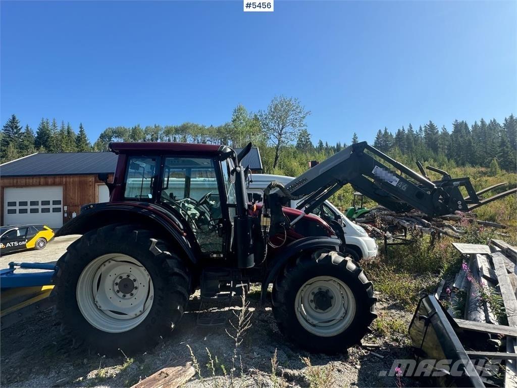 Valtra N123 Tractors