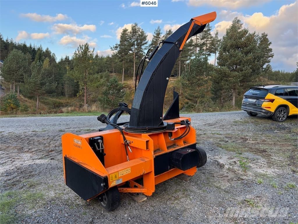  Westbjörn S2450 Lemiesze i pługi śnieżne