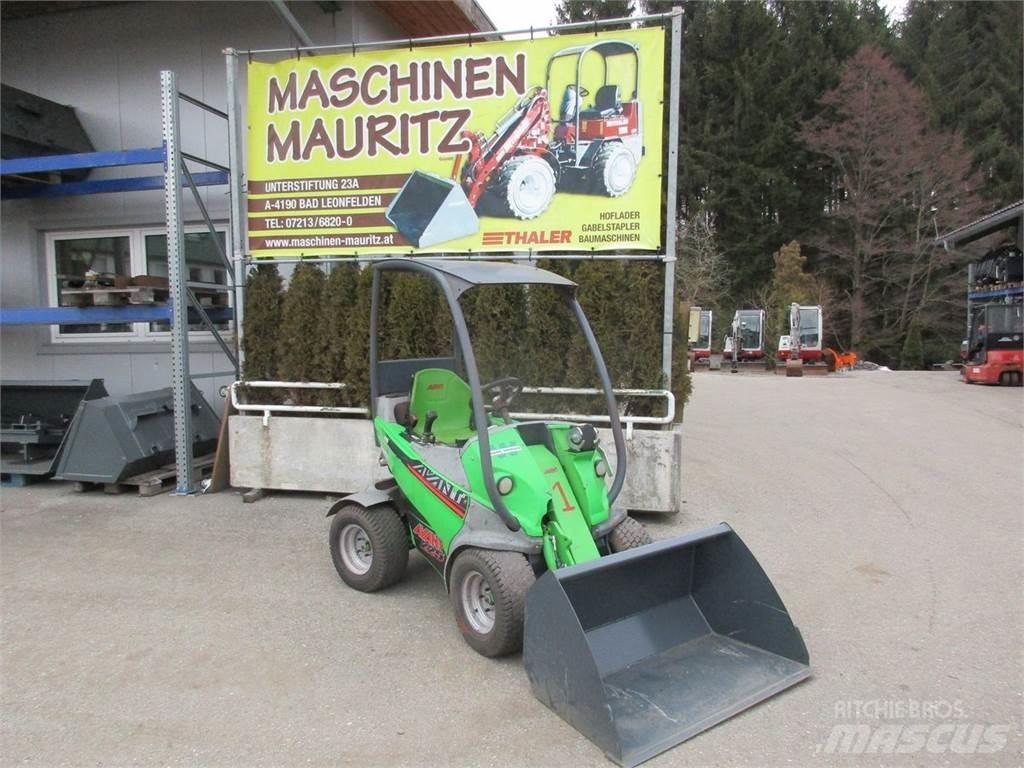 Avant 225 Ładowacze i koparki czołowe