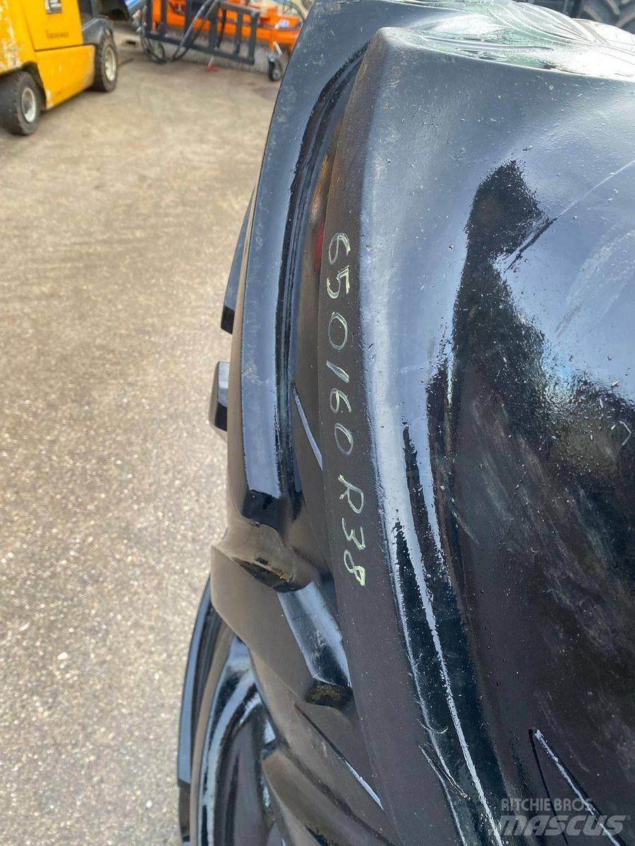 BKT 650/60R38 Opony, koła i felgi