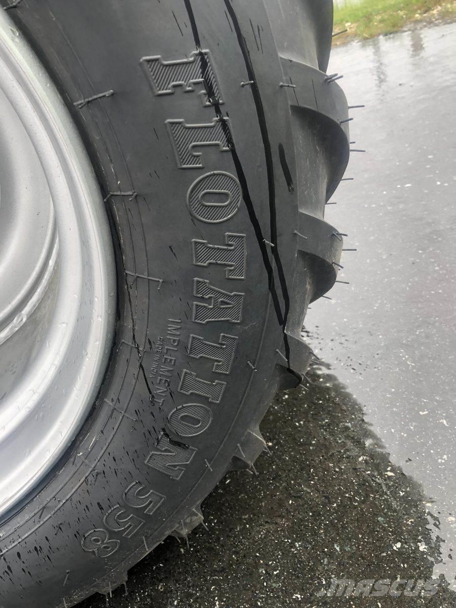 BKT Flotation 558 Opony, koła i felgi