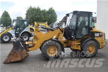 CAT 907M Ładowarki kołowe