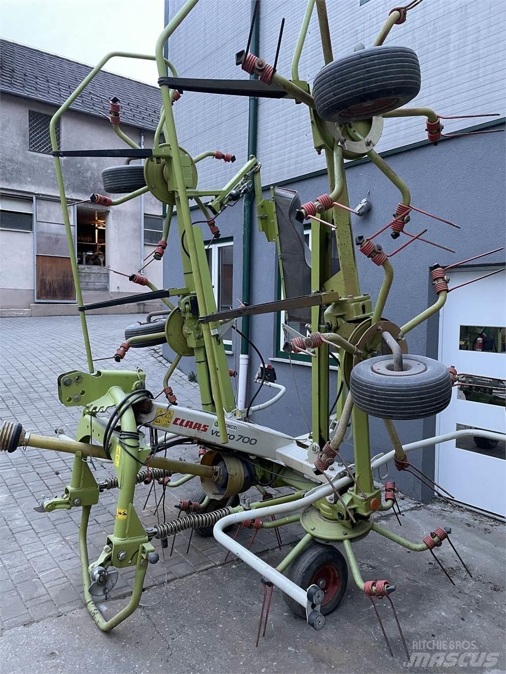 CLAAS VOLTO 700 Zgrabiarki i przetrząsacze