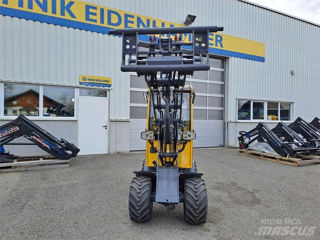 Eurotrac W 11 Ładowacze i koparki czołowe