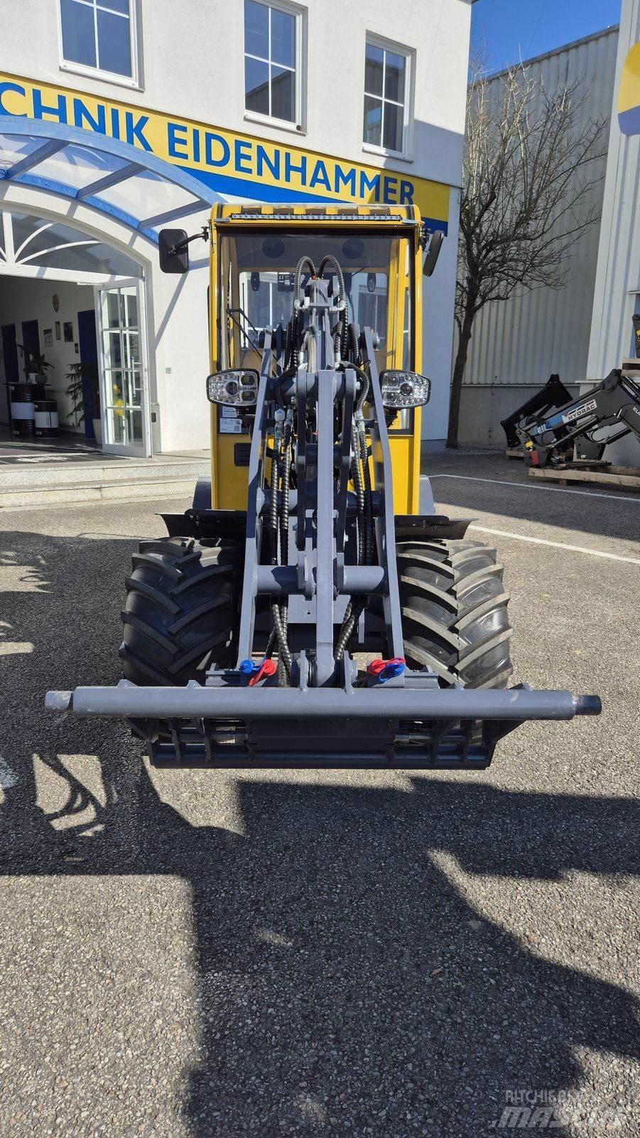 Eurotrac W12 s Ładowacze i koparki czołowe