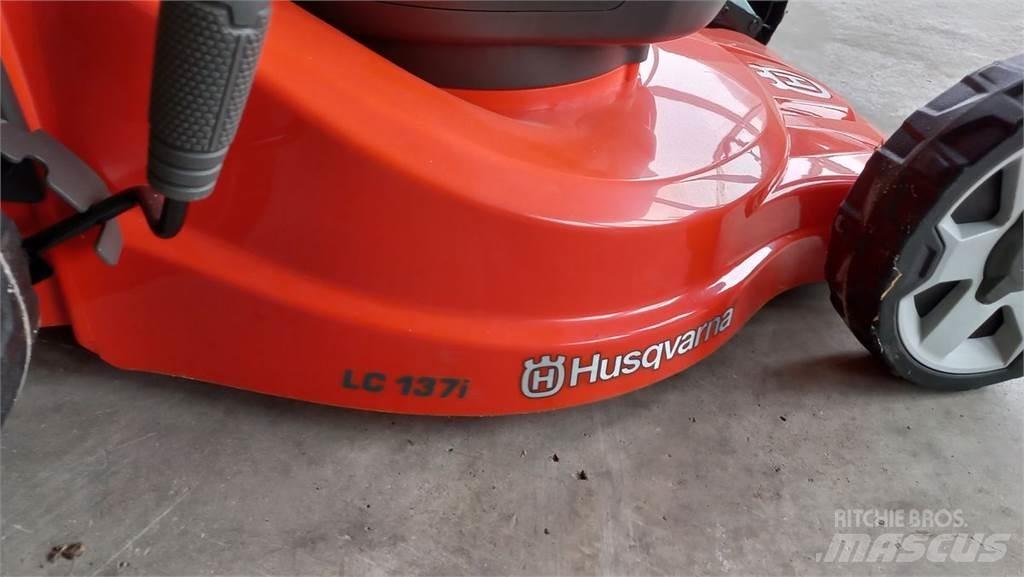 Husqvarna LC 137i Kosiarki ogrodowe