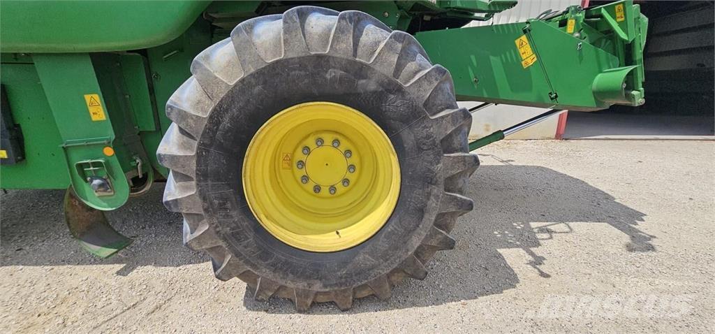 John Deere T550 Kombajny zbożowe
