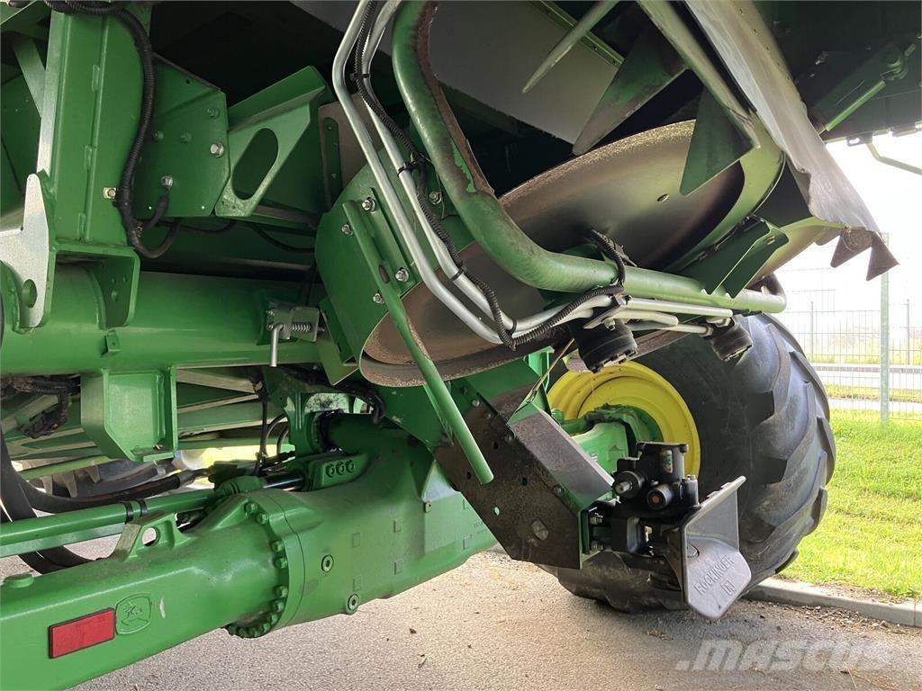John Deere T670 Kombajny zbożowe