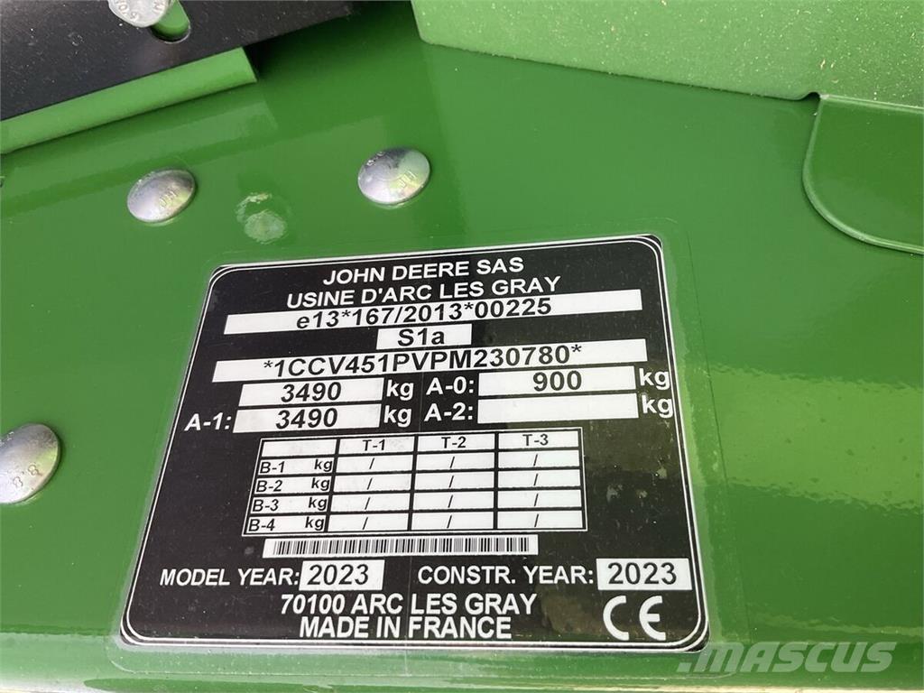 John Deere V451 M Prasy zwijające