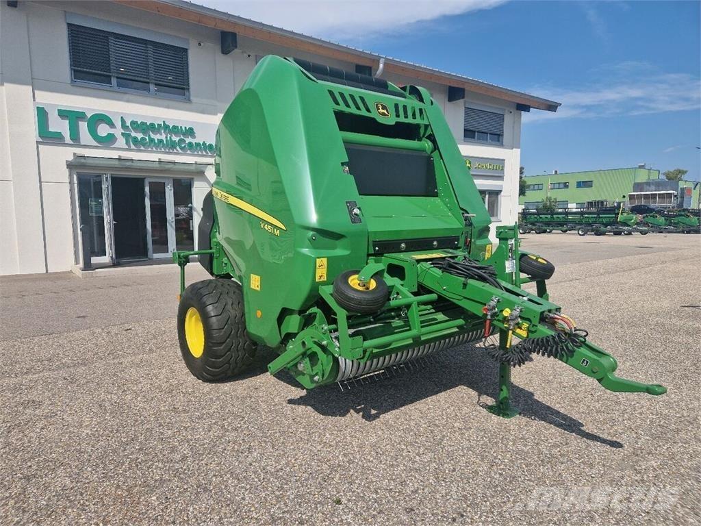 John Deere V451M Prasy zwijające