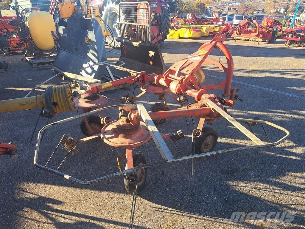 Kuhn 4 Kreisel Zgrabiarki i przetrząsacze