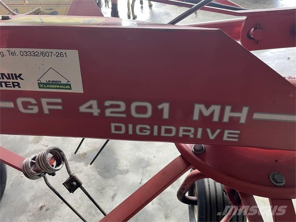 Kuhn GF 4201 MH Zgrabiarki i przetrząsacze