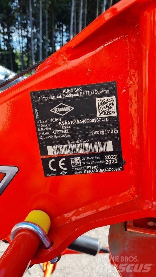 Kuhn GF8703 Zgrabiarki i przetrząsacze