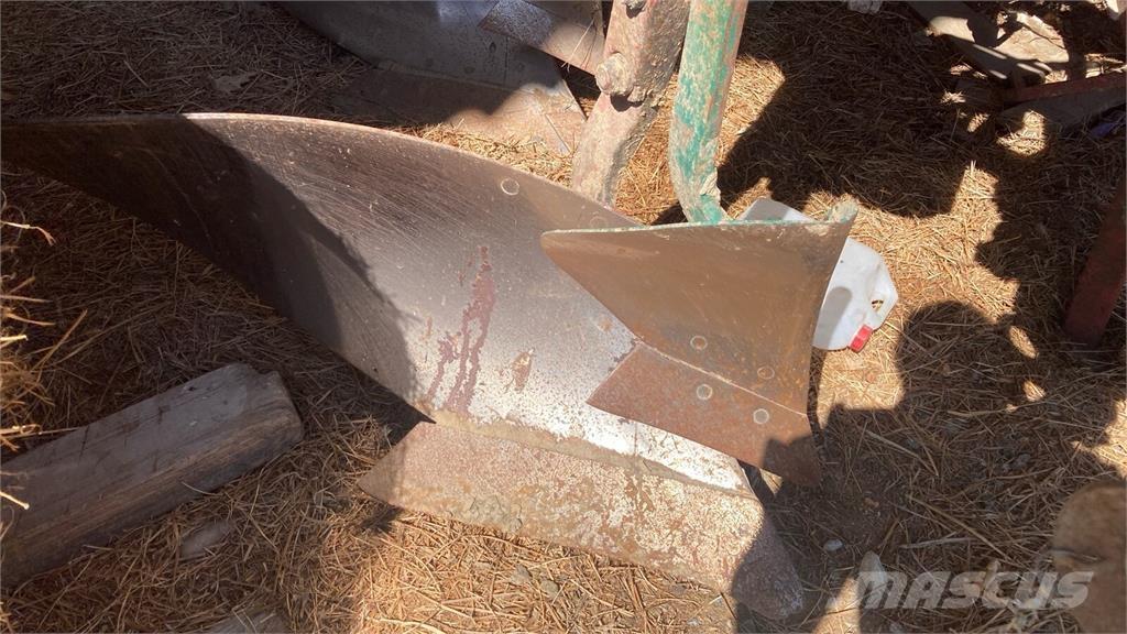 Kverneland LB 100 Pługi