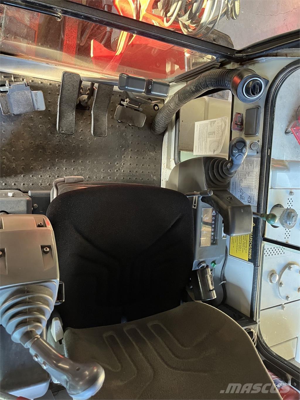 Takeuchi TB 145 Minikoparki