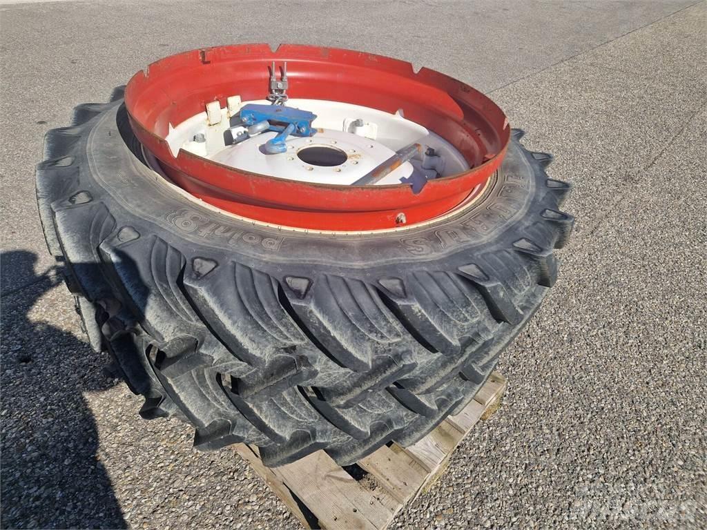 Taurus 12.4 R36 Opony, koła i felgi