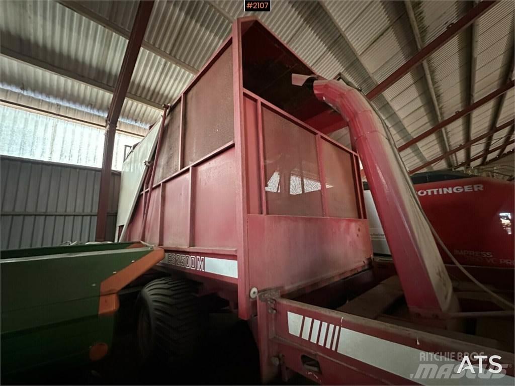 JF ES2500M Przyczepy samozaładowcze
