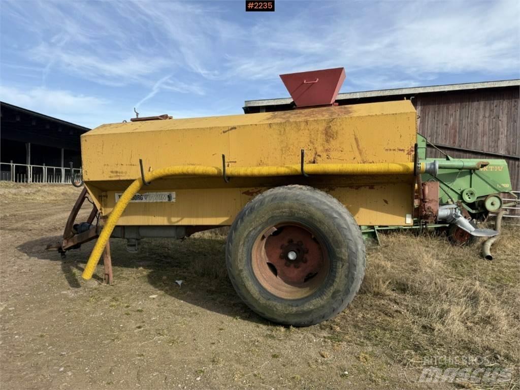 Olby 8B3 Rozrzutnik obornika