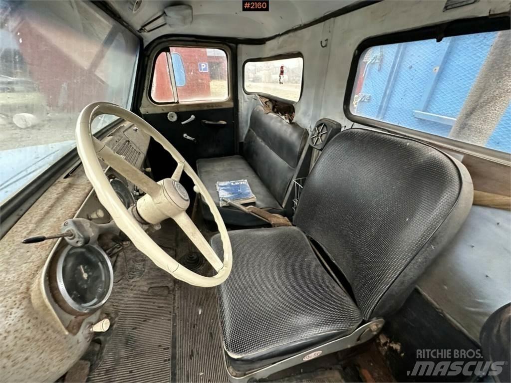 Scania L76 Ciężarówki typu Platforma / Skrzynia