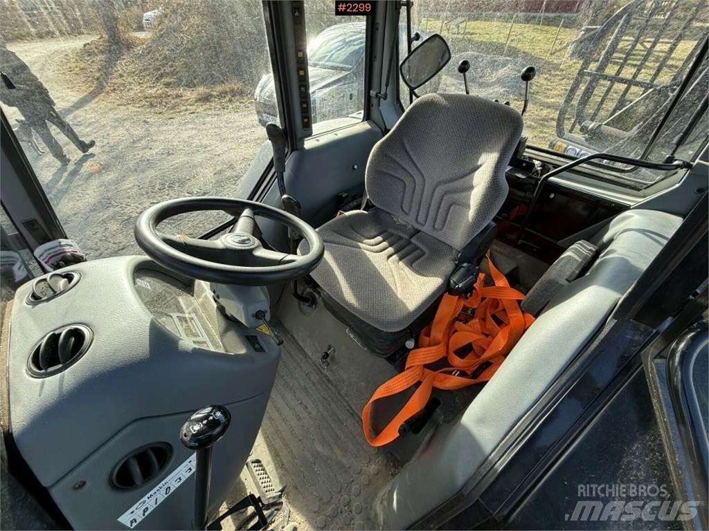 Valtra A75-4 Maszyny budowlane - Inne