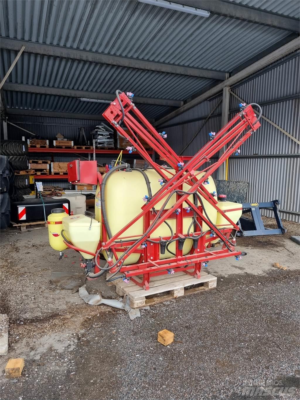 Hardi 800 Opryskiwacze zaczepiane