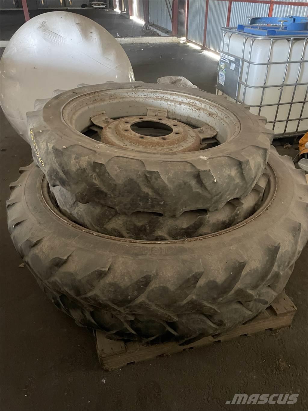  SLITNA CASE Opony, koła i felgi