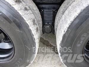 Mack RD688S Lemiesze i pługi śnieżne