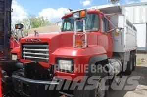 Mack RD688S Lemiesze i pługi śnieżne
