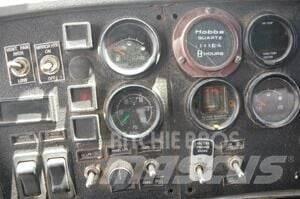 Mack RD688S Lemiesze i pługi śnieżne