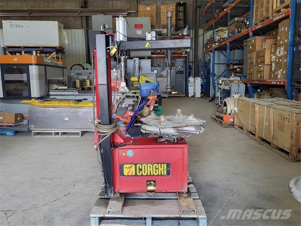 Corghi A9824 Opony, koła i felgi