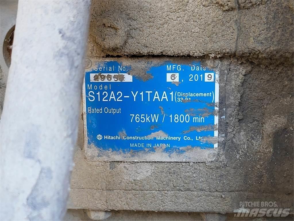 Hitachi S12A2-Y1TAA1 Silniki