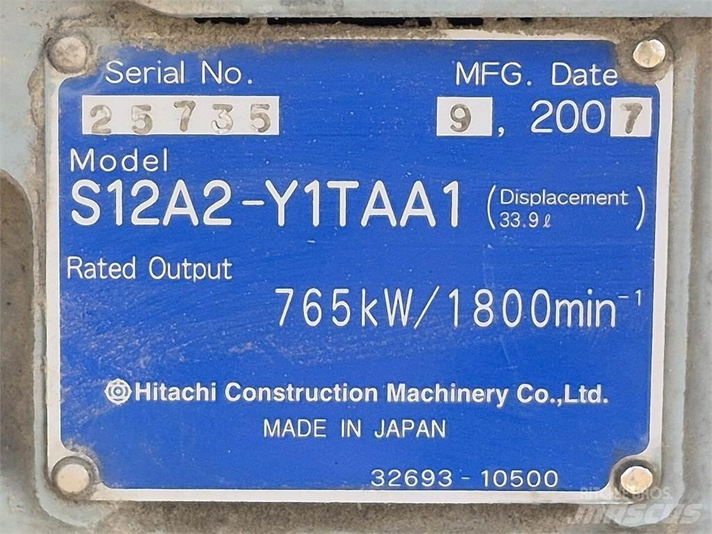 Hitachi S12A2-Y1TAA1 Silniki