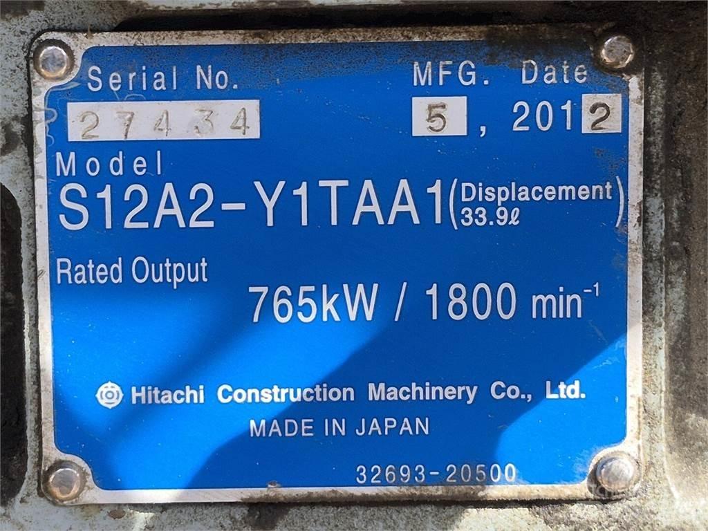 Hitachi S12A2-Y1TAA1 Silniki