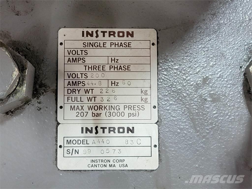  INSTRON A440 83C Pompy wodne