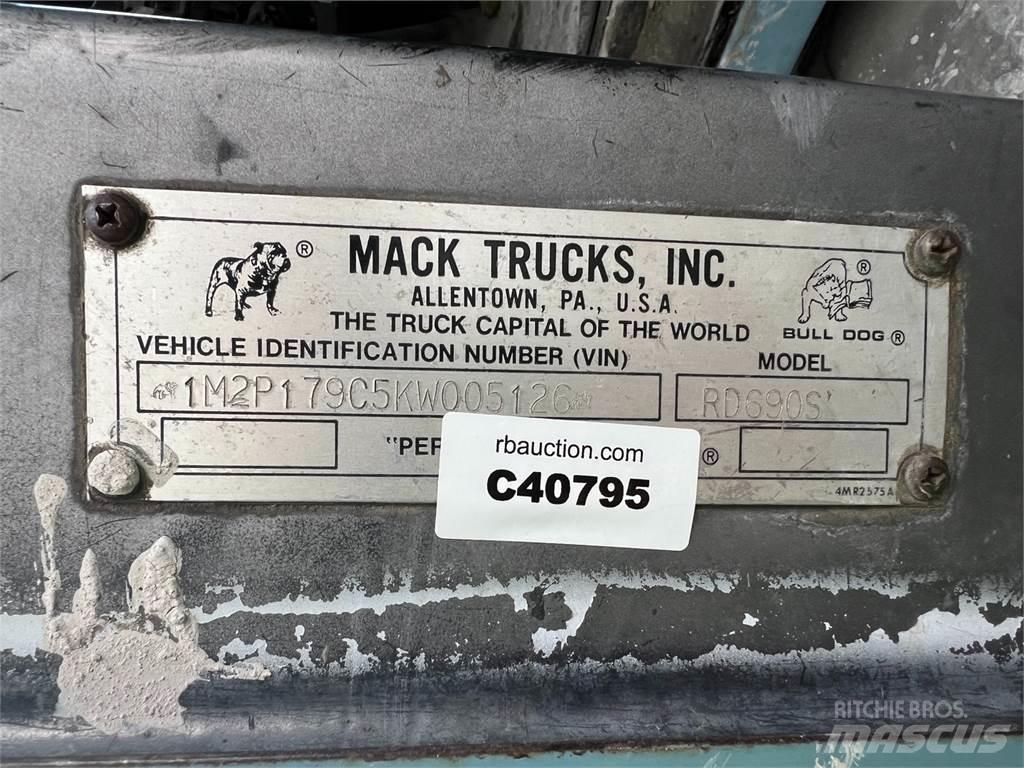 Mack RD690S Maszyny komunalne