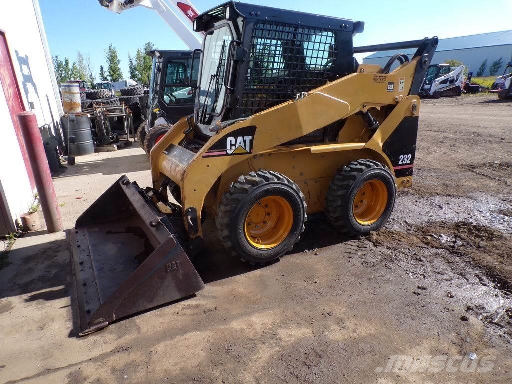 CAT 232 Ładowarki burtowe