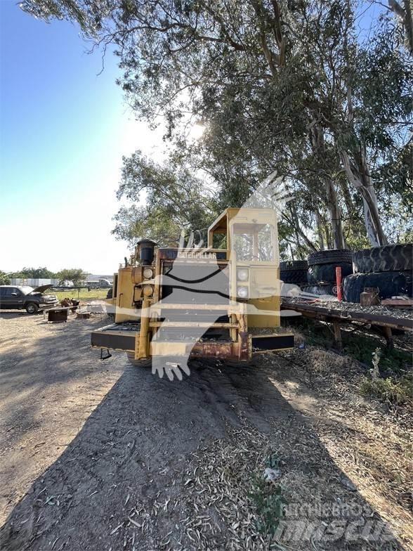 CAT 623B Skrobaki