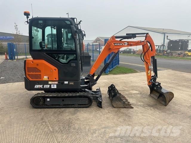 Develon DX19-7 Koparki gąsienicowe