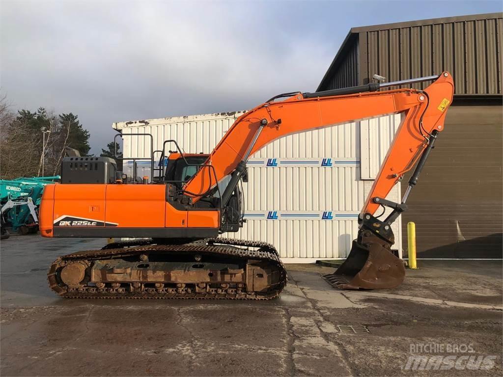 Develon Dx225lc-7 Koparki gąsienicowe