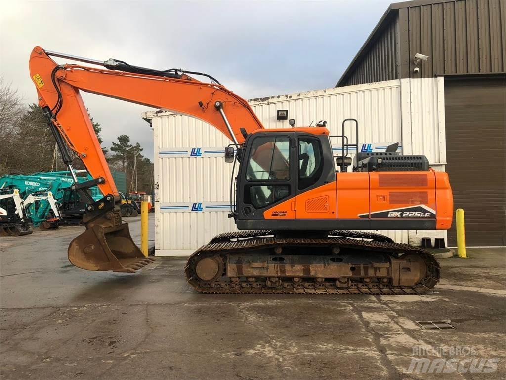 Develon Dx225lc-7 Koparki gąsienicowe