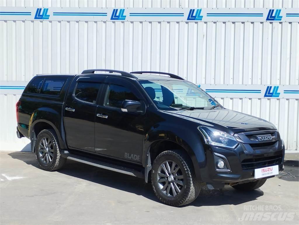 Isuzu Blade Pick-upy / Pojazdy z otwieranymi burtami